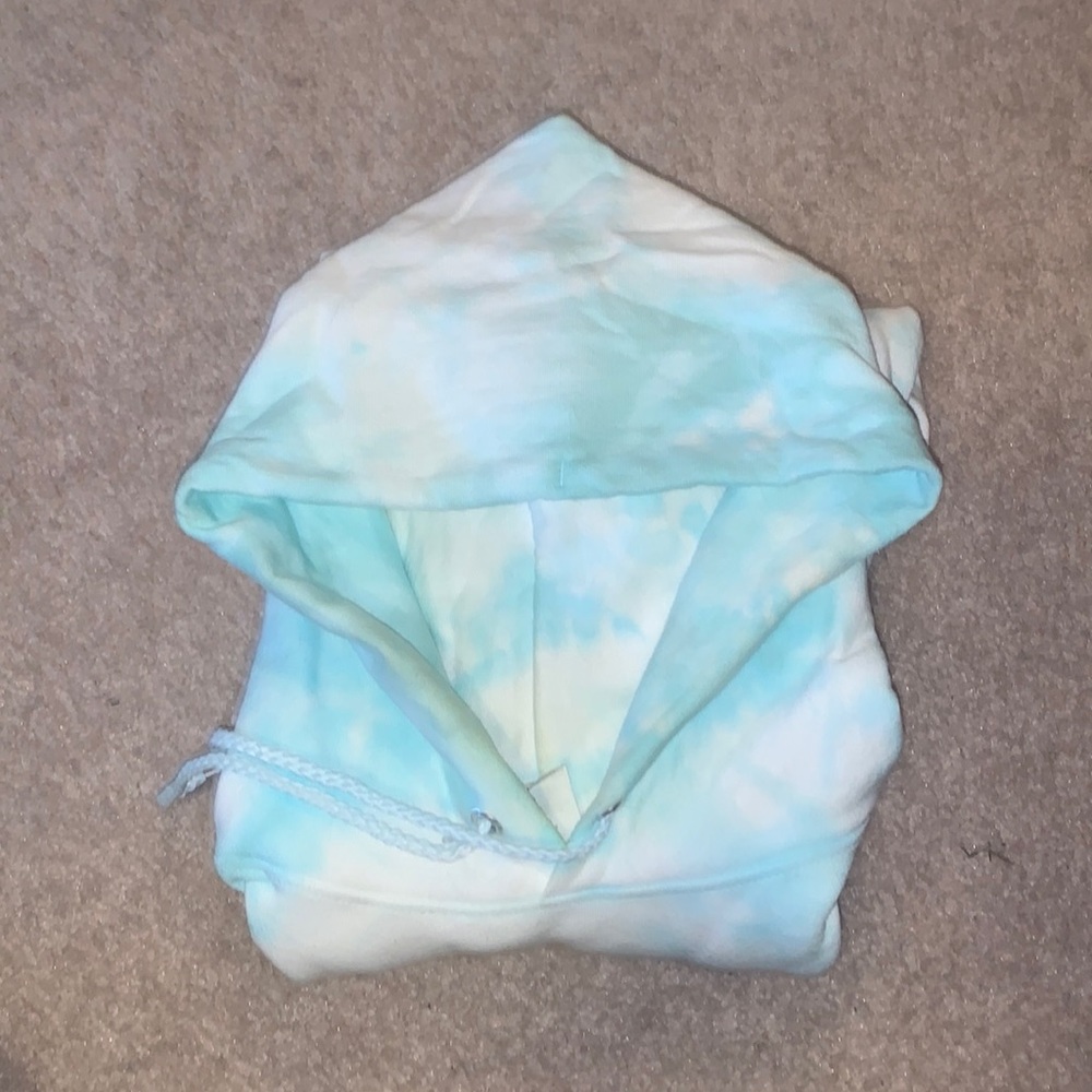DIY blue sweatshirt